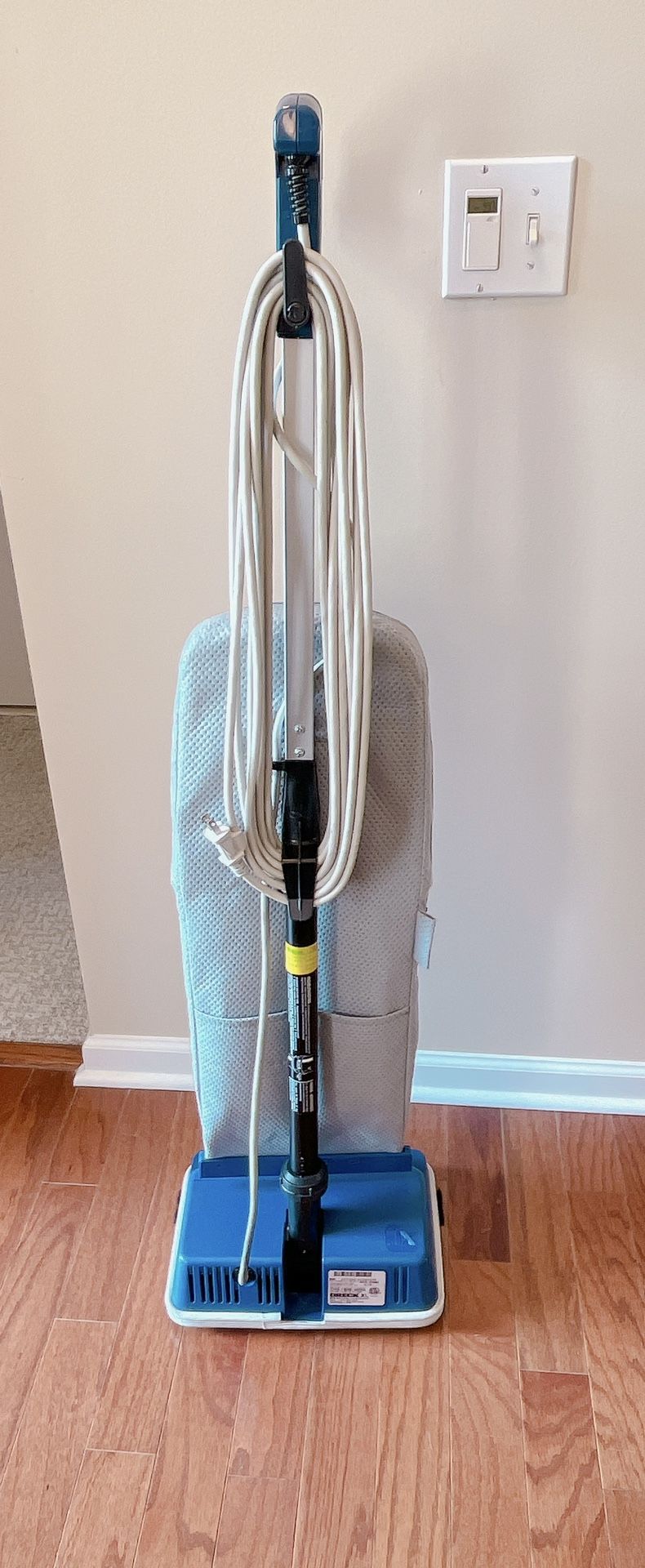 Oreck XL Upright Vacuum Cleaner for Sale in Charlotte, NC - OfferUp