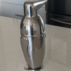 Penguin shaker cup