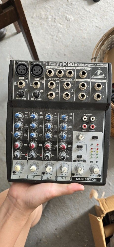 Beringer Xenyx 802 Mixer