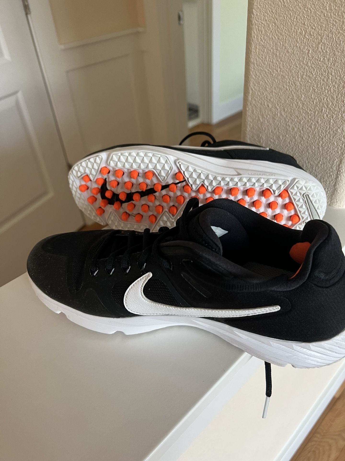 Nike Dragon baseball cleats (Like new)