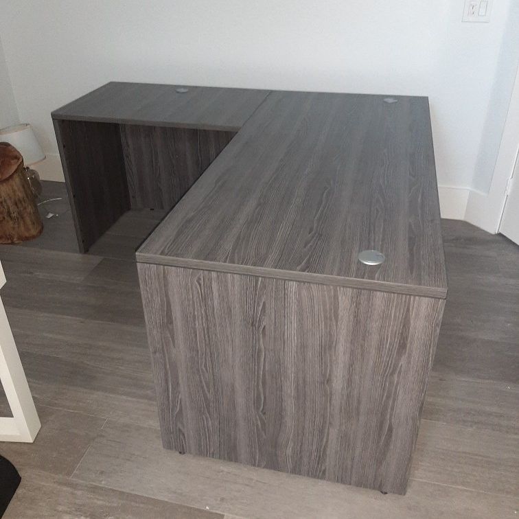 NEW L SHAPE DESK SHELL IN BOX 9 COLORS AVAILABLE for Sale in Hialeah ...