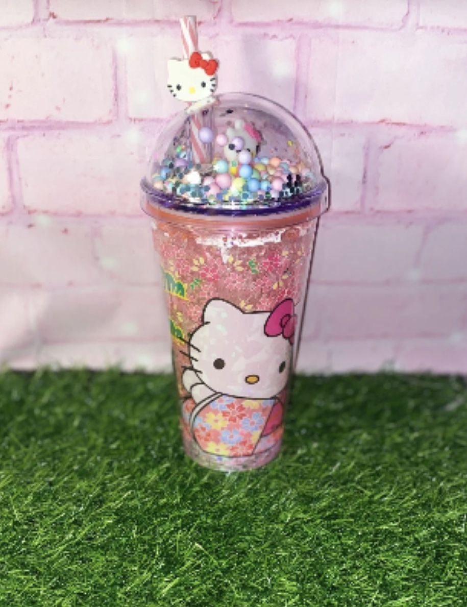 New Hello kitty cup With lights And straw 