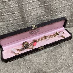 JUICY COUTURE CHARM BRACELET