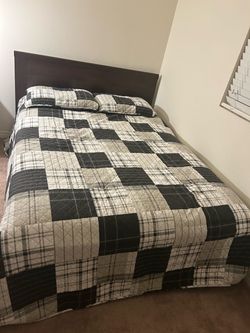 Full size Bed and Dresser Set