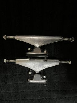 Skateboard Trucks