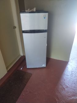 Avanti Refrigerator