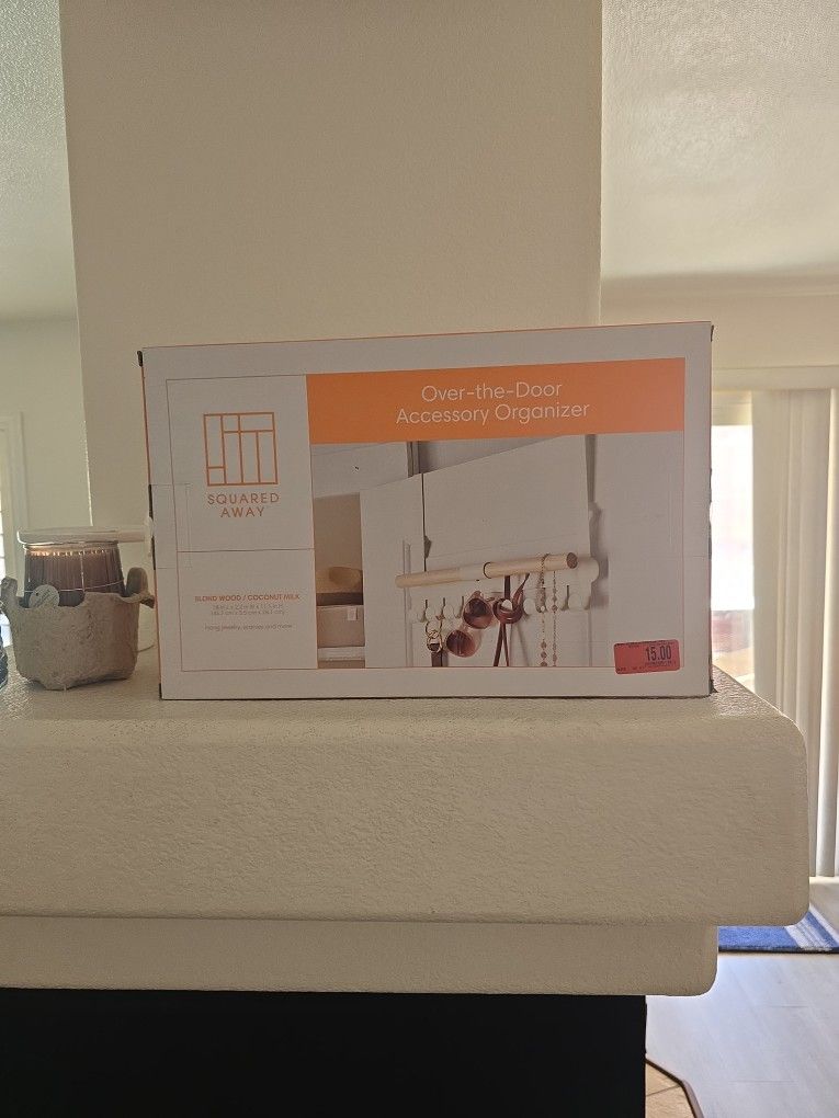 Over the door accessory organizer