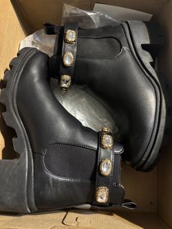 Steve Madden Chelsea boots-Size 8