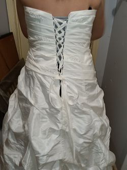 Gorgeous White Ball gown Style Wedding Dress With Silver Embroidery On Fitted Heart Shape Top ,1Owner Ex Cond Thumbnail