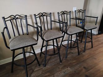 Set of 4 Metal Swivel Bar Stools