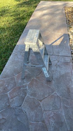 2 1/4 Foot Foldable Step Ladder