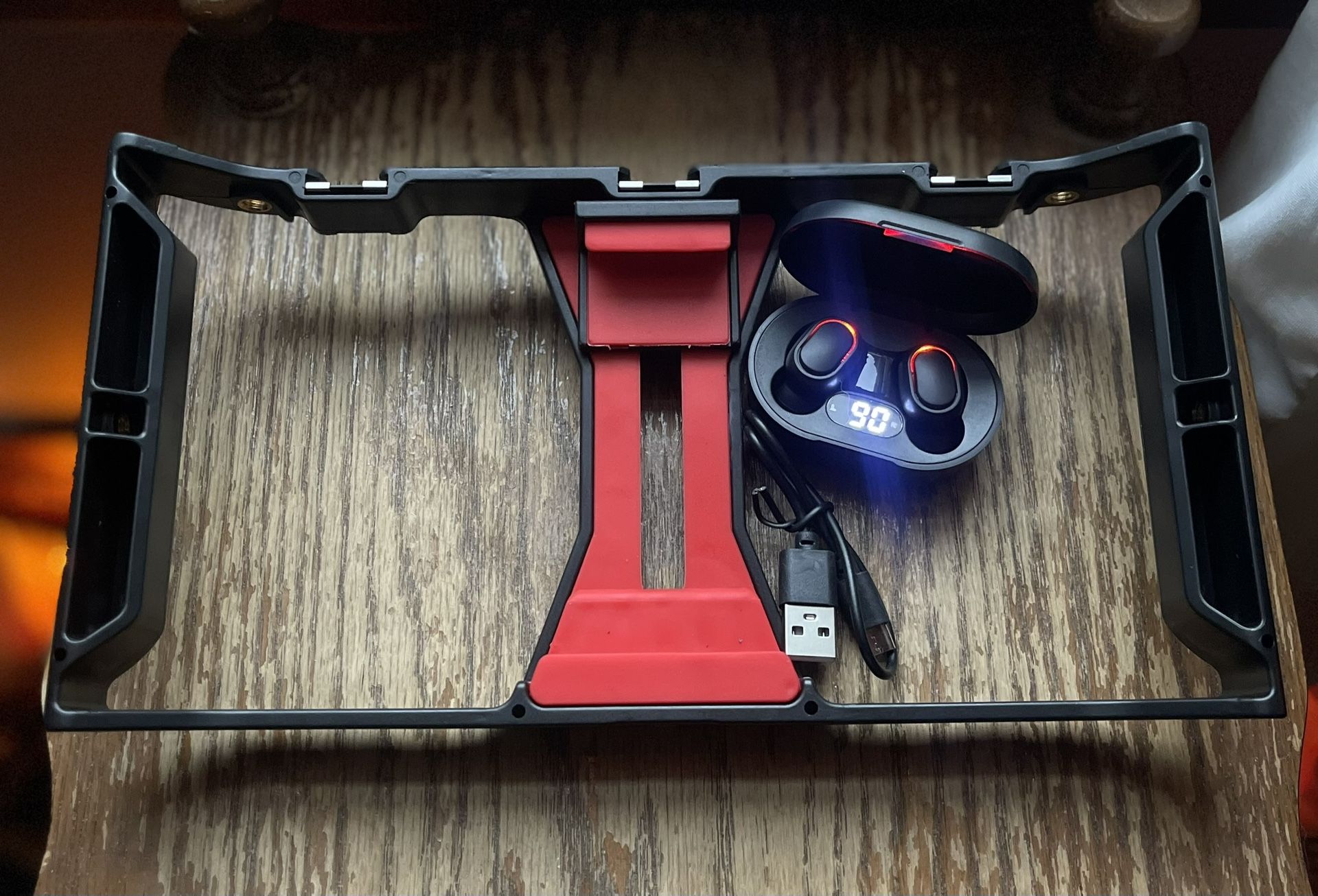 BT Earbuds & Phone stabilizer