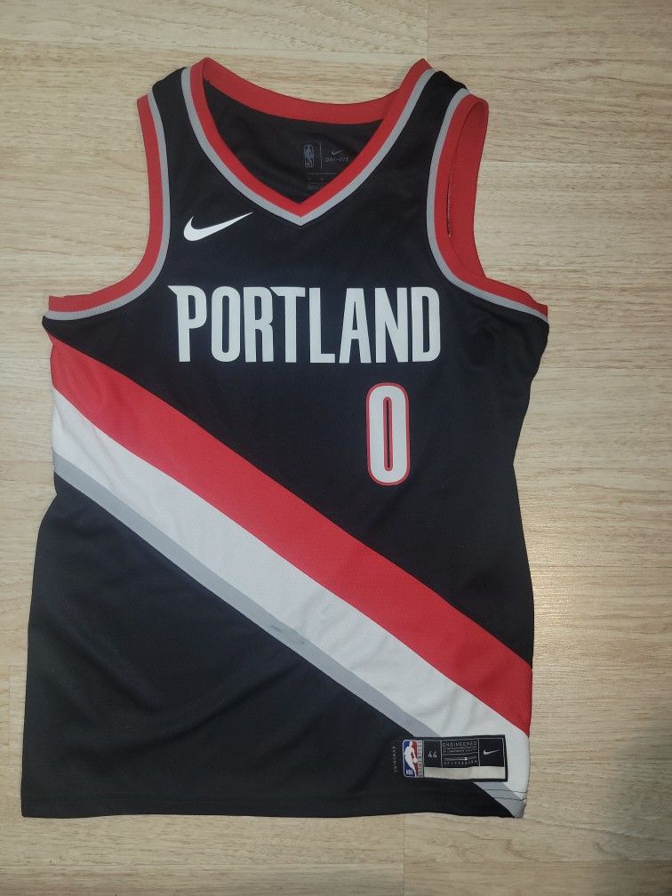 Damian Lillard Portland Trail Blazers Jersey for Sale in San Bernardino 