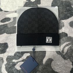 Lv Beanie (Negotiable !)