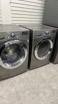 LG front lood washer and dryer set in excellent condition