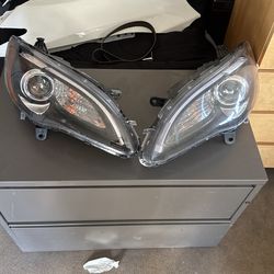 2011-14 Chrysler 200 Headlights