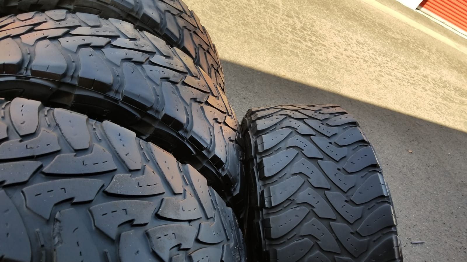4 tires Lt37x12.50r22 toyo M/T open country very good tread on $350.00 all 4