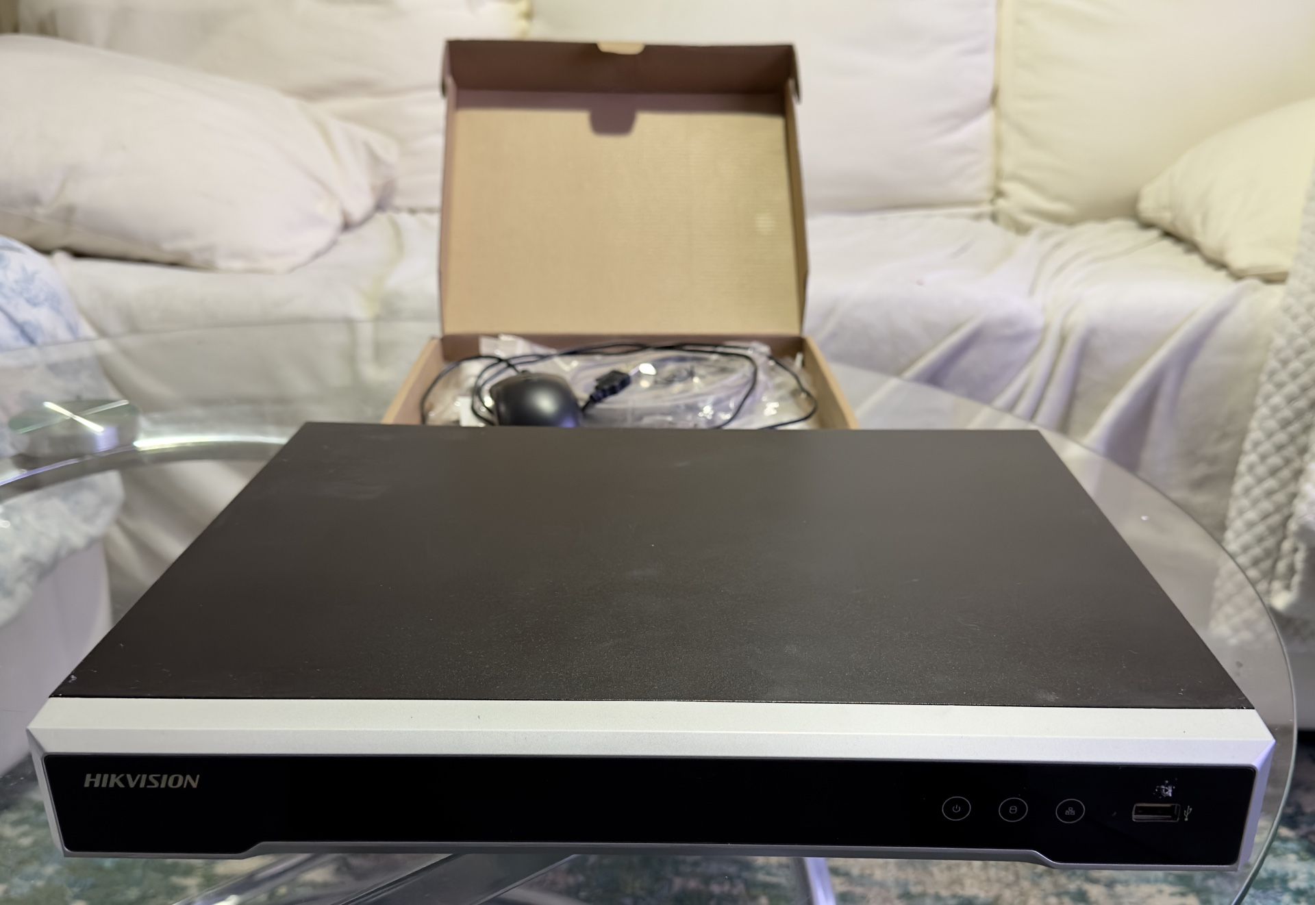 Hikvision NVR 8tb Purple WD Drive Poe