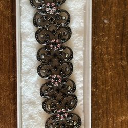 Beautiful gift set of matching necklace, bracelet & earrings