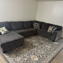 Cozy 2BR Townhouse – Entire Place