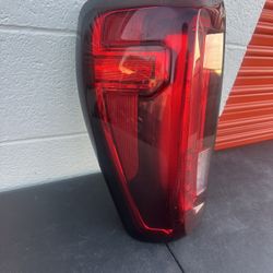 2019-2025 GMC SIERRA LH LEFT DRIVER TAIL LIGHT LAMP OEM LED