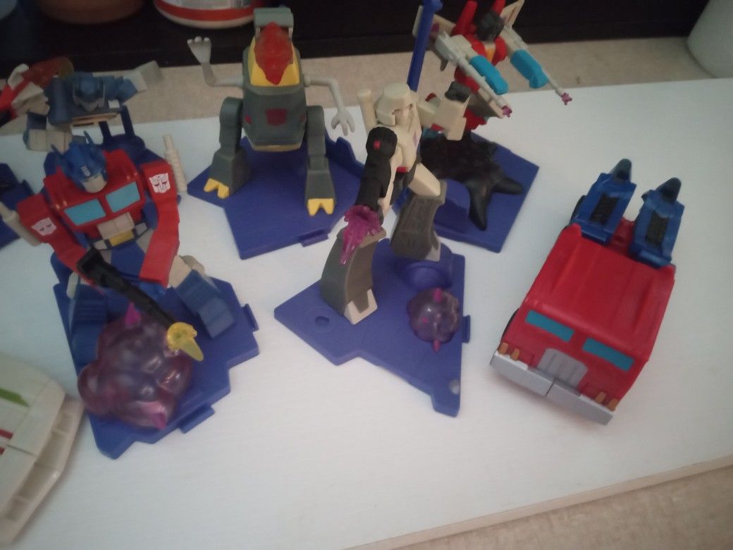 Zoteki Complete Scene And 2 Bonus Figures