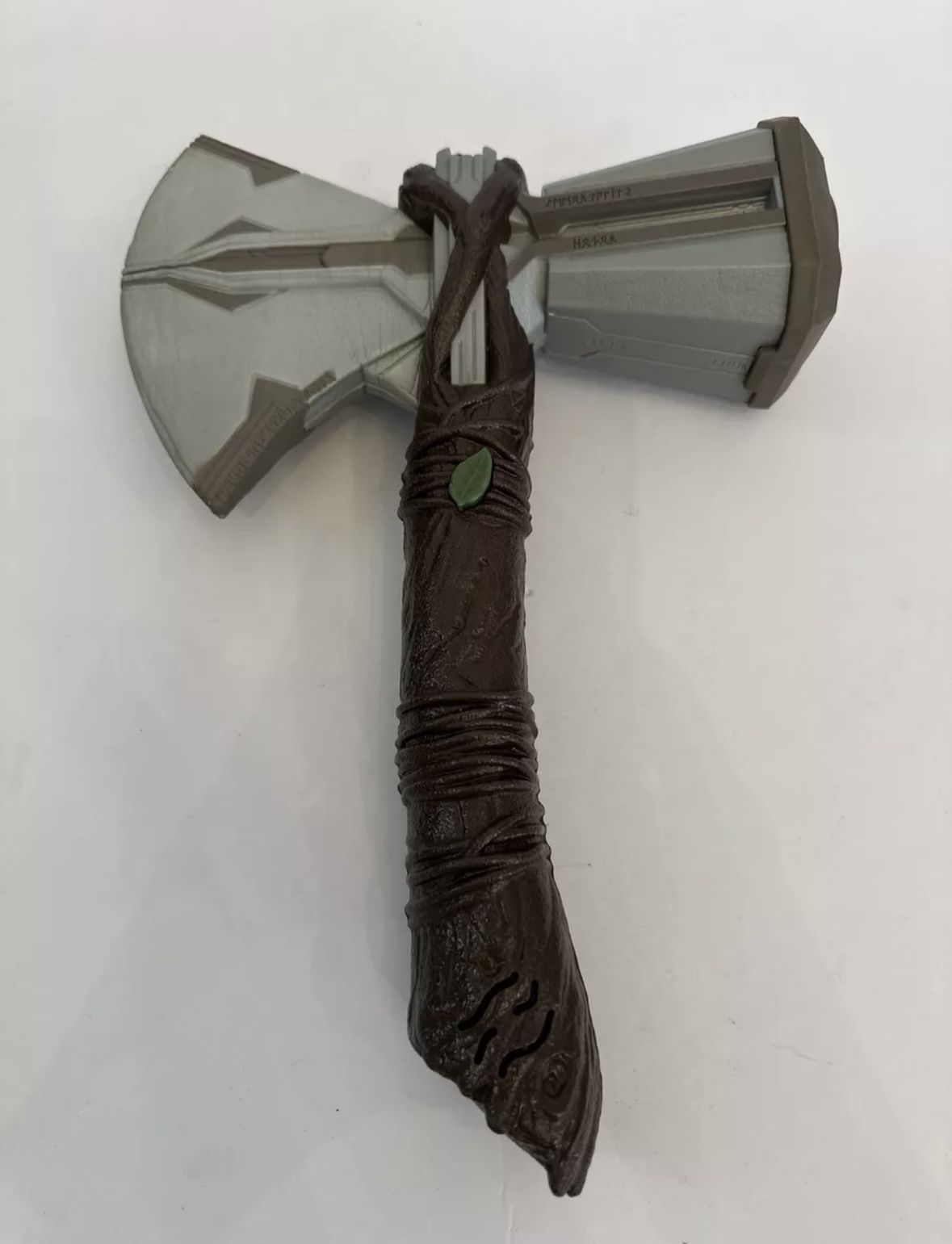 Hasbro Marvel Avengers Infinity War Thor's Stormbreaker Electronic Axe