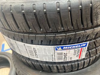 285 30 19 Michelin NEW