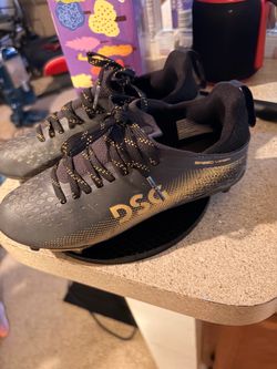 Soccer cleats
