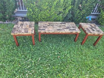 Cofee and end table set of 3