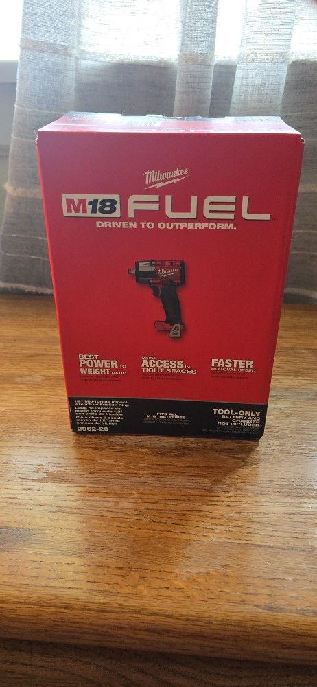 Milwaukee M18 ½" Mid-Torque Impact Wrench