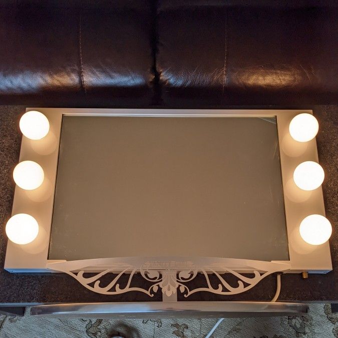 Vanity Girl Hollywood Starlet lighted freestanding desktop tabletop white vanity makeup mirror