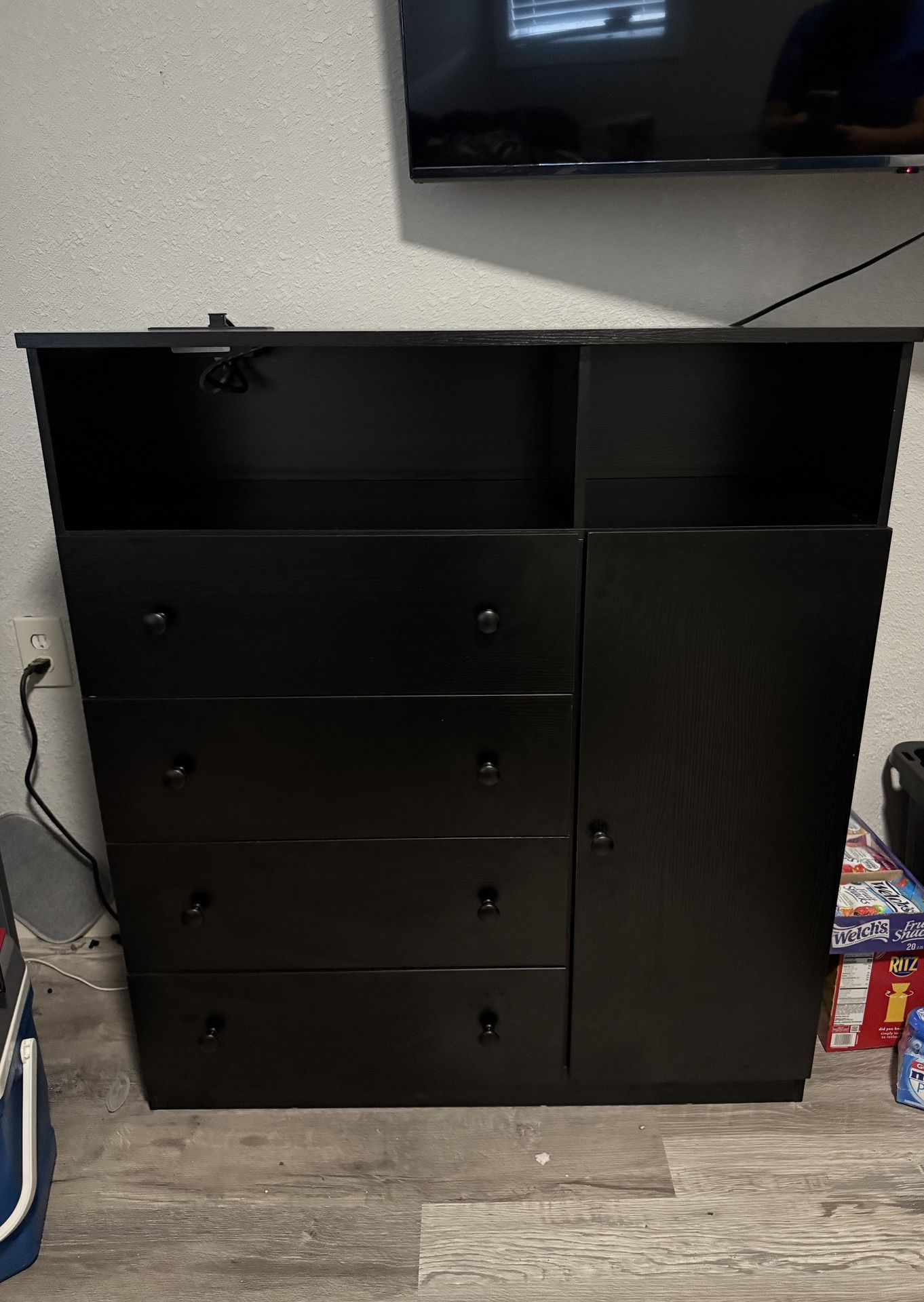 Dresser