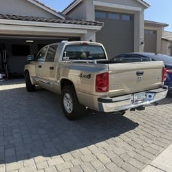 2005 Dodge Dakota 