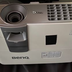 BenQ W1070