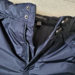 Snow Pants Youth Size14/16 
BRAND NEW,  Adjustable and Very Insulated 