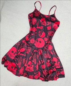 ✅️ Gothic Skull w/Roses Fit & Flare Dress• Adjustable Straps• Size S• Unused- Great Condition• $20firm