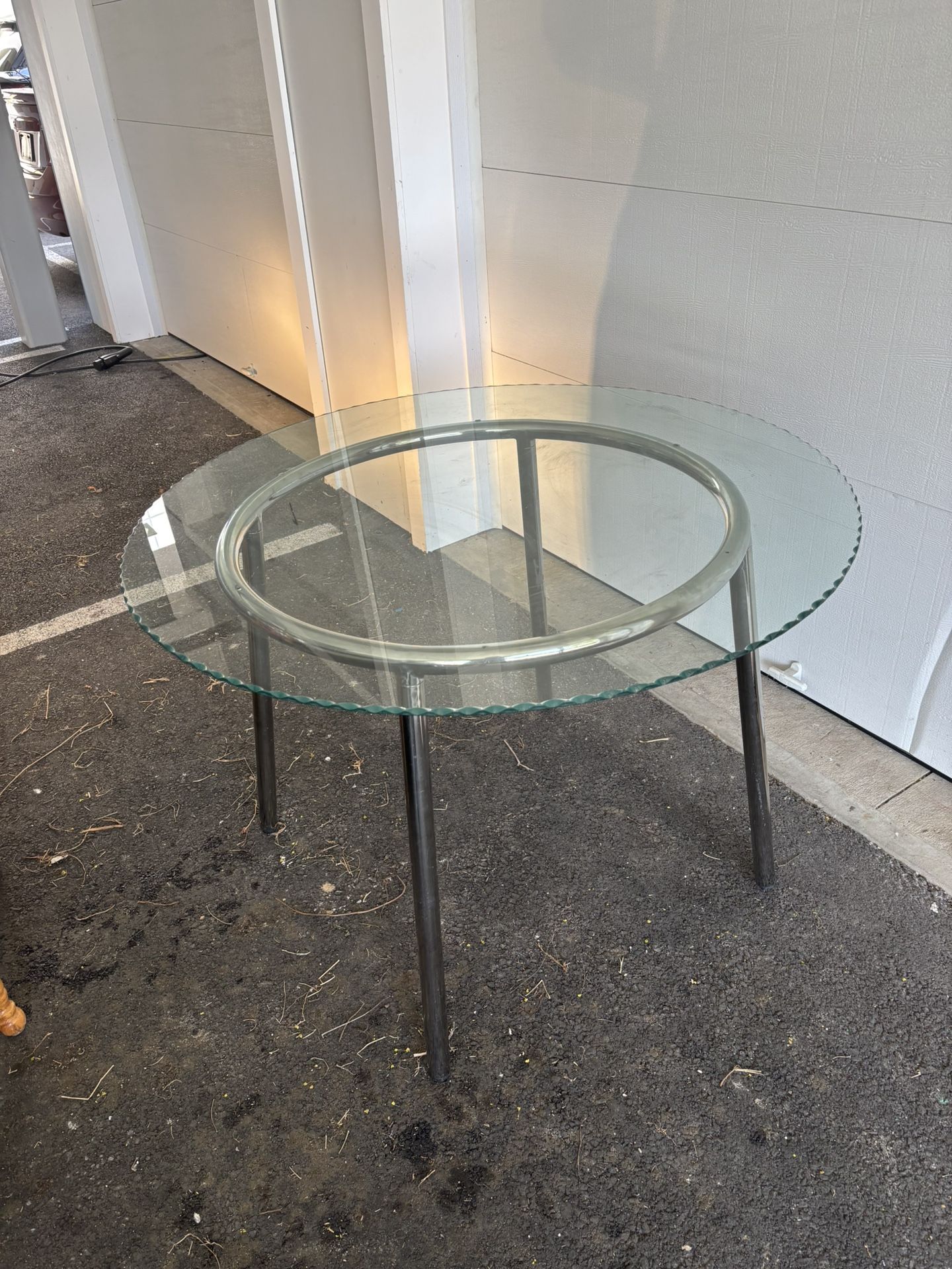 glass round dining table 