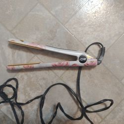 I Chi Straightener, 410 Degree Max, Like New With Cord