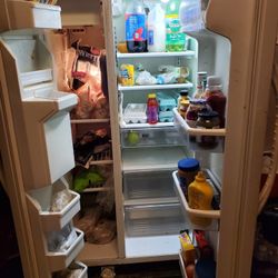 Refrigerator 