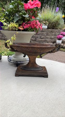 Pedestal Center Piece