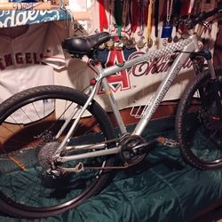 Diamond Back Overdrive 29 XL Mountain Bike