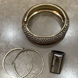 Women’s Bracelet/ Ring / Earrings 