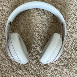 Beats Studio Pro