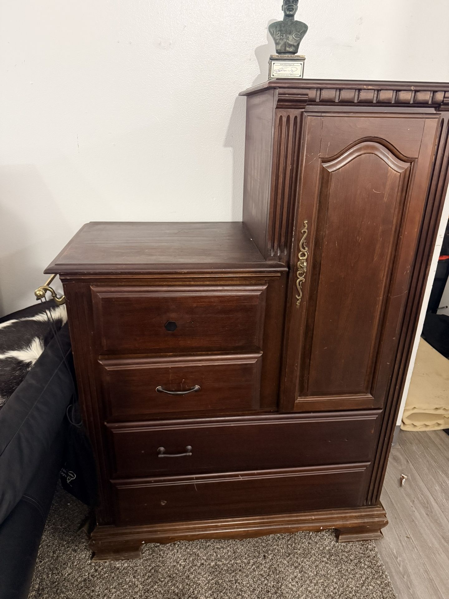 Universal Broadmoore Armoire