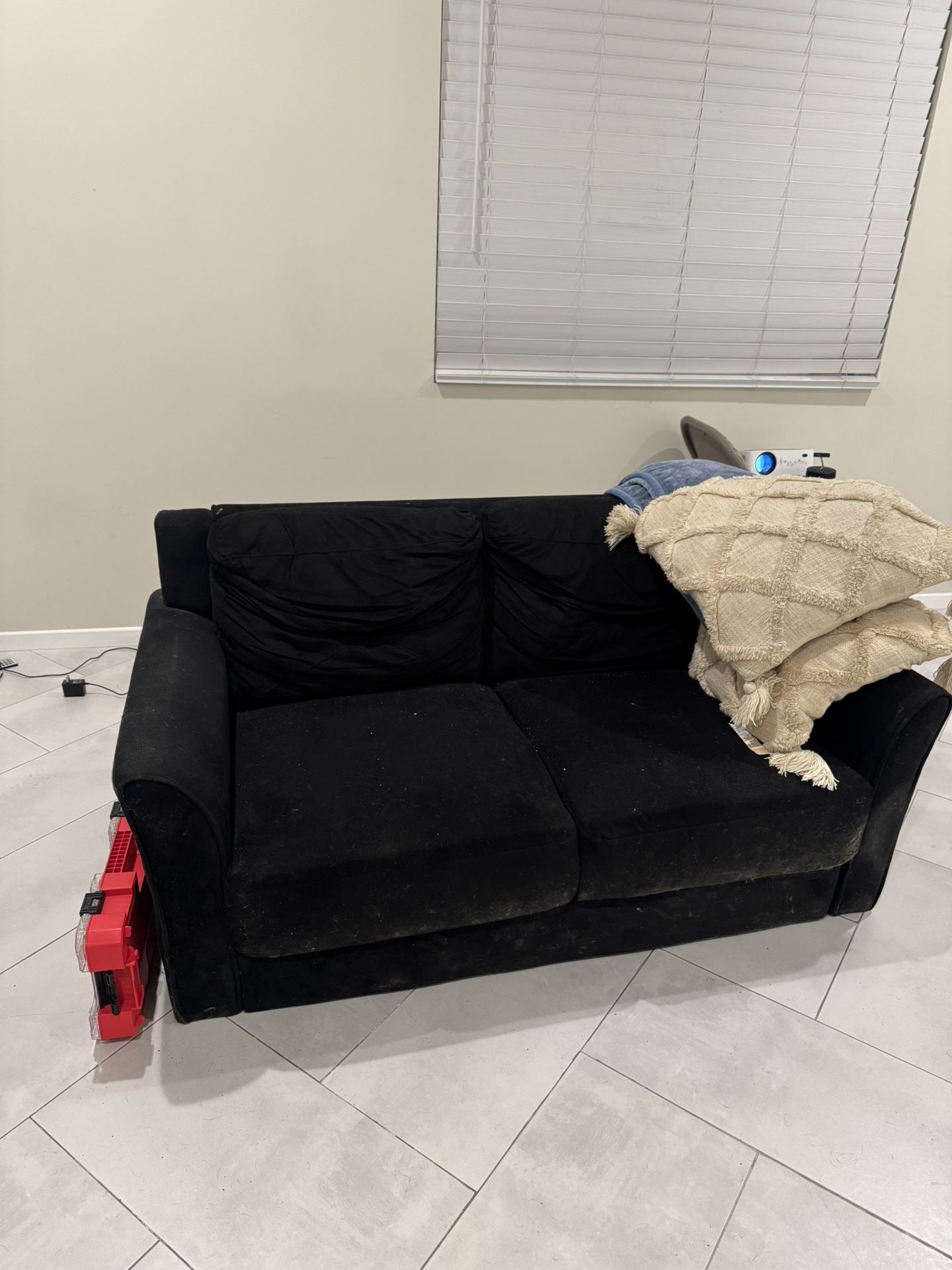 Couch Black