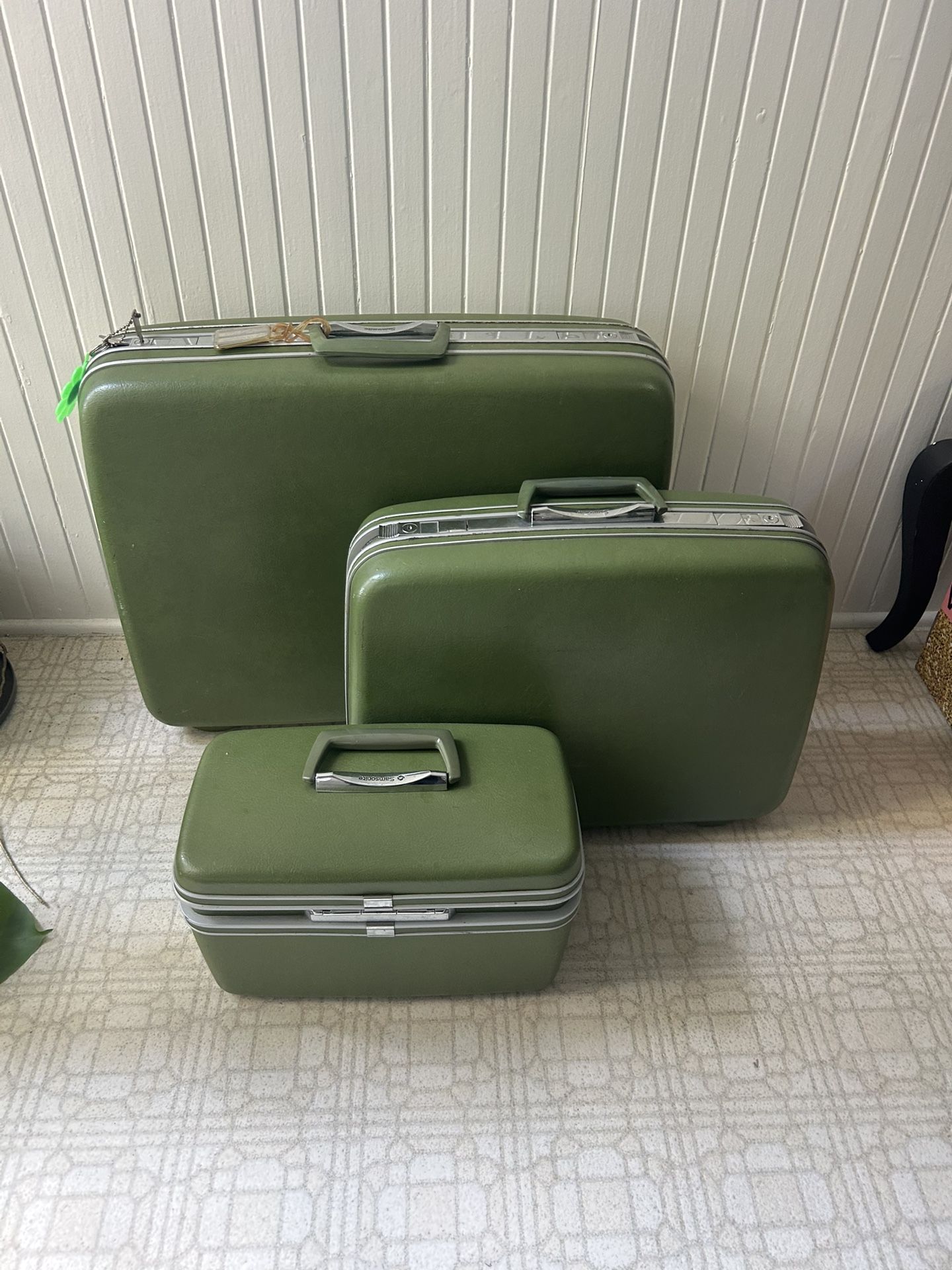 Vintage Samsonite Luggage Set.
