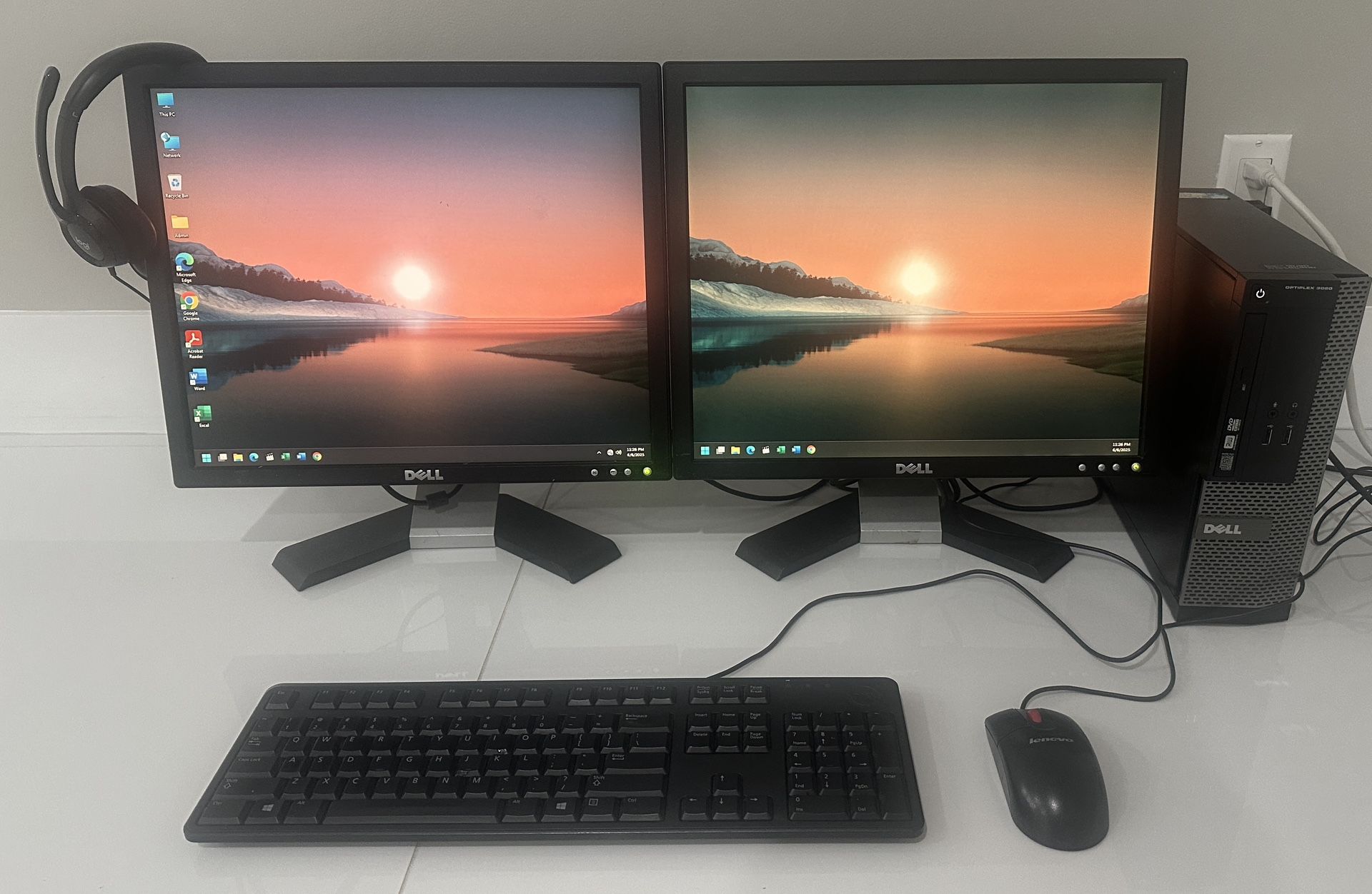 Dell. Windows 11. Complete Dual Monitors