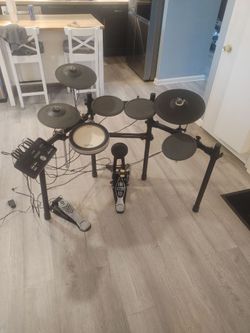 Yamaha Electronic Drum Set DTX522k
