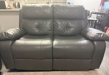 2-Piece Reclining Couch Set – Gray Leather-Look, 4 Recliners